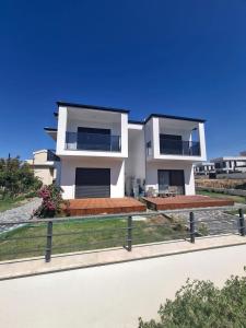 Villa Olive Hill