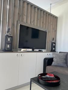 ADIRAMAR Apartments