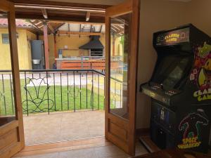 Casa con terraza y parrilla exterior y sala de juegos, Santo Domingo