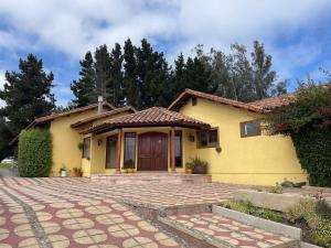 Casa con terraza y parrilla exterior y sala de juegos, Santo Domingo