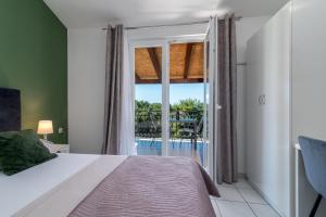 Apartments Villa Mirella 20 m from the sea - free parking