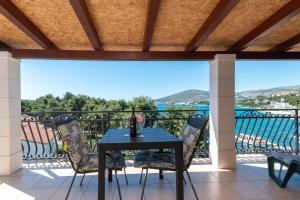 Apartments Villa Mirella 20 m from the sea - free parking
