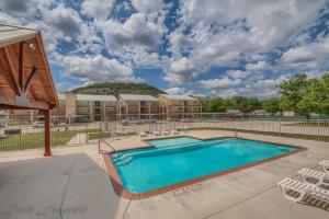 RG 203 Riverview Terrace