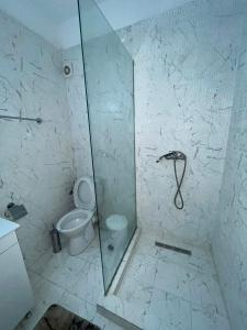 Adonis apartment