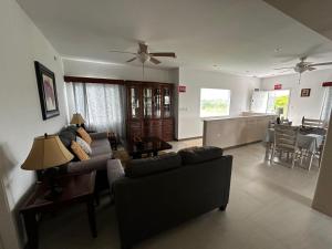 Vista Del Mar Residence