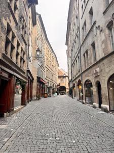 Beautiful apartment in Old Town Geneva