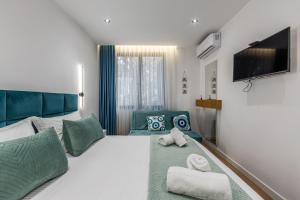 The Garden Jacuzzi Apartment By PS