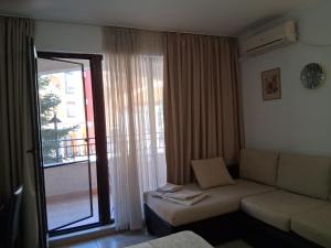 MARINA CAPE & WELLNESS-RELAX NummeR 30-10
