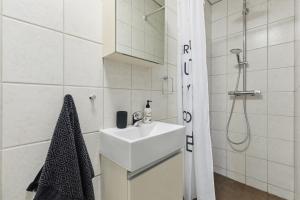 Private Luxury Villa - Sauna, Hot Tub & Guesthouse