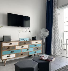 51 E-scape Home