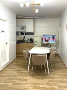 Comma House in Gwangalli Busan