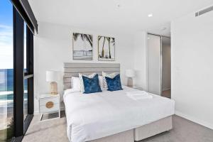 Luxurious Beachfront Retreat in Burleigh Heads