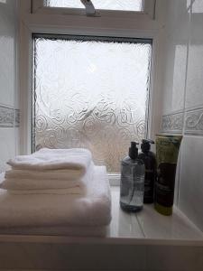 Stylish En-Suite Room 5 Mins from City Hospital