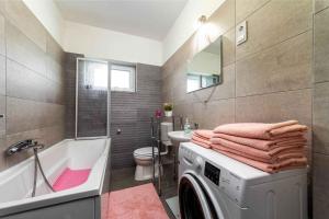 Holiday Home with Pool in Balatonkeresztur 57960