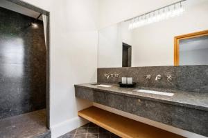 Elegant Villa Bouis with Pool