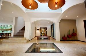 Villa Steps to Beach with Staff in Playa
