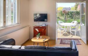 Nice Home In Ry With Wifi