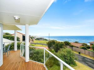 5 Peroomba Tce - Charming two storey family home featuring additional downstairs kitchenette