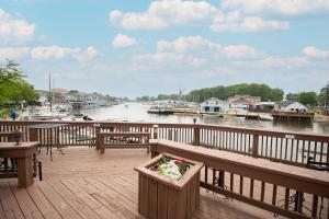Third-Floor Harbor Front Getaway in Downtown South Haven