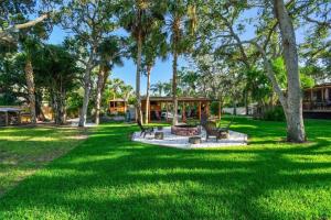 Recharge AND Relax Hideaway - Holiday Home - Holiday Home