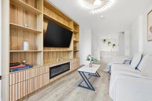 Modern Luxury 1BR Flat with Balcony and Near Epping Forest