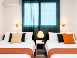 Moonlight Rooftop In Daegu Cathedral View & Cozy Room For 8 Guests
