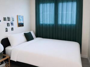 Moonlight Rooftop In Daegu Cathedral View & Cozy Room For 8 Guests