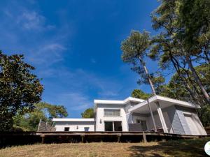 Villa familiale avec piscine - 10 pers. - FR-1-877-21