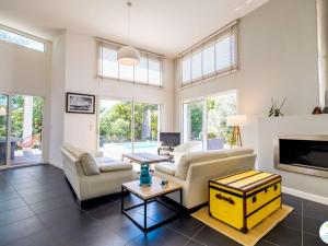 Villa familiale avec piscine - 10 pers. - FR-1-877-21
