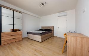 3 Bedroom Stunning Home In Privlaka