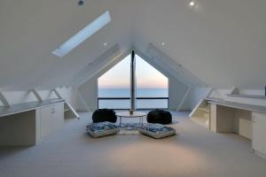 Spectacular Panoramic Oceanview House in Seacliff
