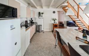 Nice Home In Stavenisse With Wifi