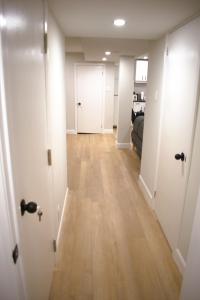 Bright Modern Walkout Basement Suite 8ft Ceilings