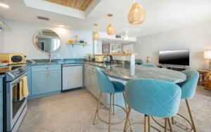 Phoenix I 1096 condo