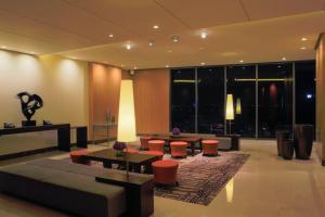 Holiday Inn & Suites Makati by IHG