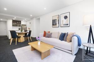 Elevated Stay with Refined Interiors and Courtyard - Hosted by Canstay
