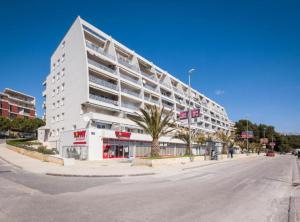 Luxury Apartment on the Main Beach