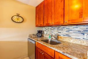 Maui Vista #2-210 Remodeled, Near Pool, Pickleball Courts, Close to Beach