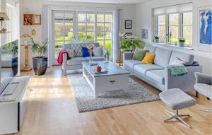 3 Bedroom Lovely Home In Kirke Hyllinge