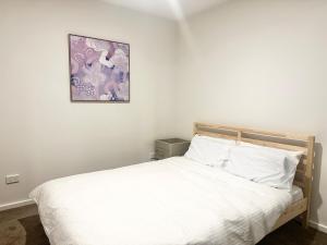 Dickson 2 BR Apt free parking&comfy&homey