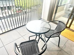 Dickson 2 BR Apt free parking&comfy&homey