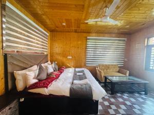 Barzam Lake View Resort