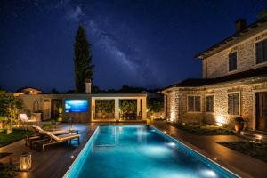 Villa Scvola Elementare Istria - Heated Pool, Private Cinema & EV Connector