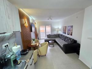 Max Apartments