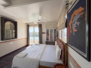 One Uptown 301 Central Stylish 3 BHK loft