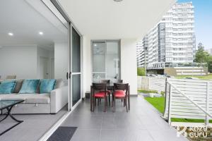 KozyGuru | Wolli Creek | Stylish Urban Retreat