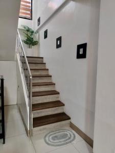 Elis Villa Cozy and Spacious Uphill Home