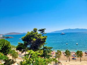 Two Bedroom Apartment With Sea View 093