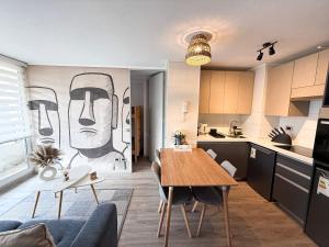 exclusive apartment with AC and parking
