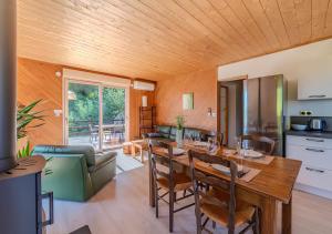 Secret Chalet- Séjour paisible avec vue sur le lac
